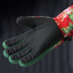 Smart heated waterproof ski gloves
