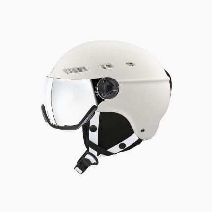 Sweatproof and breathable ski helmet with goggles