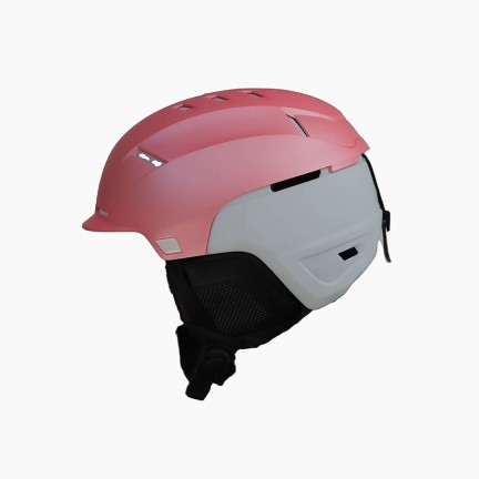 High-performance adjustable ski helmet